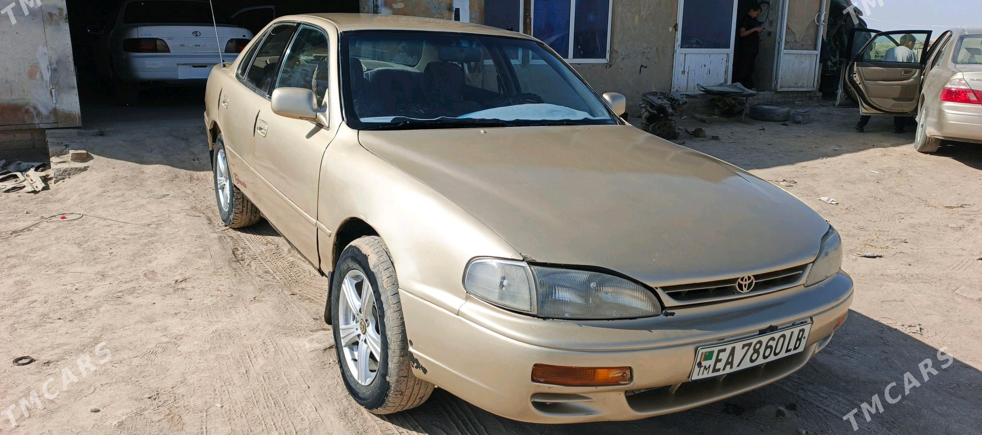 Toyota Camry 1995 - 65 000 TMT - Halaç - img 2
