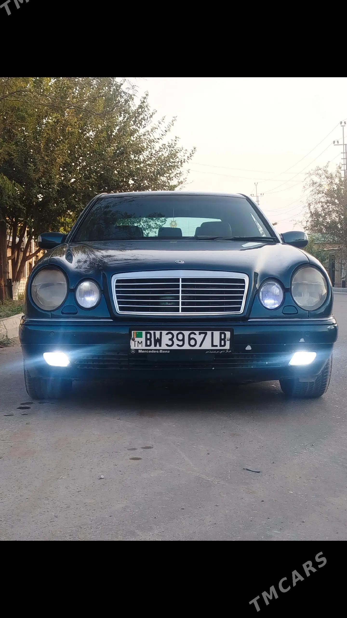 Mercedes-Benz E320 1999 - 100 000 TMT - Туркменабат - img 1