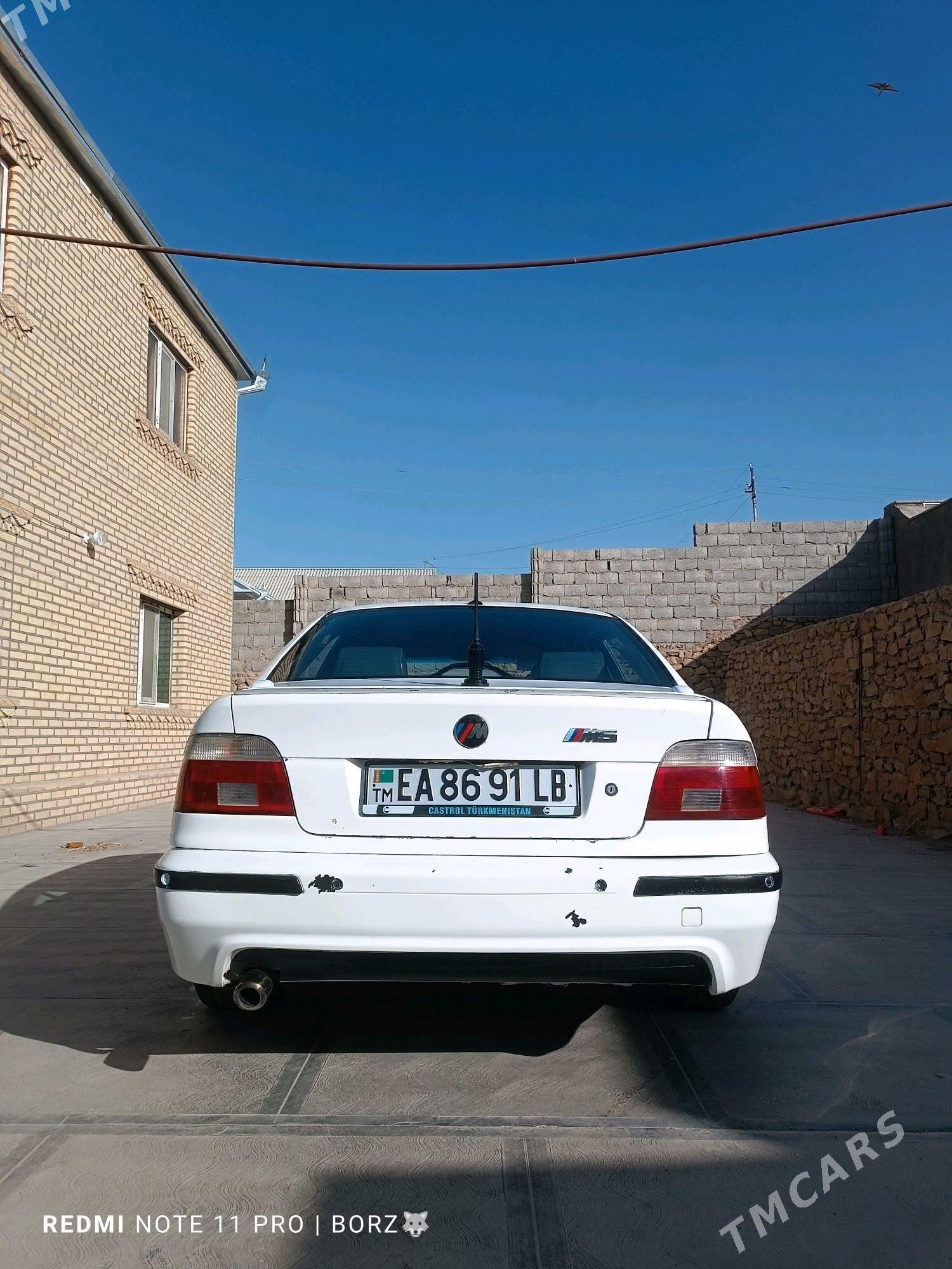 BMW E39 1996 - 110 000 TMT - Магданлы - img 4