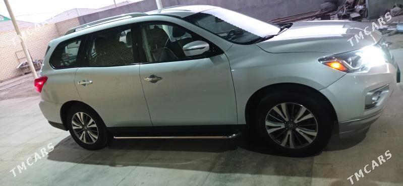 Nissan Pathfinder 2019 - 290 000 TMT - Мары - img 3