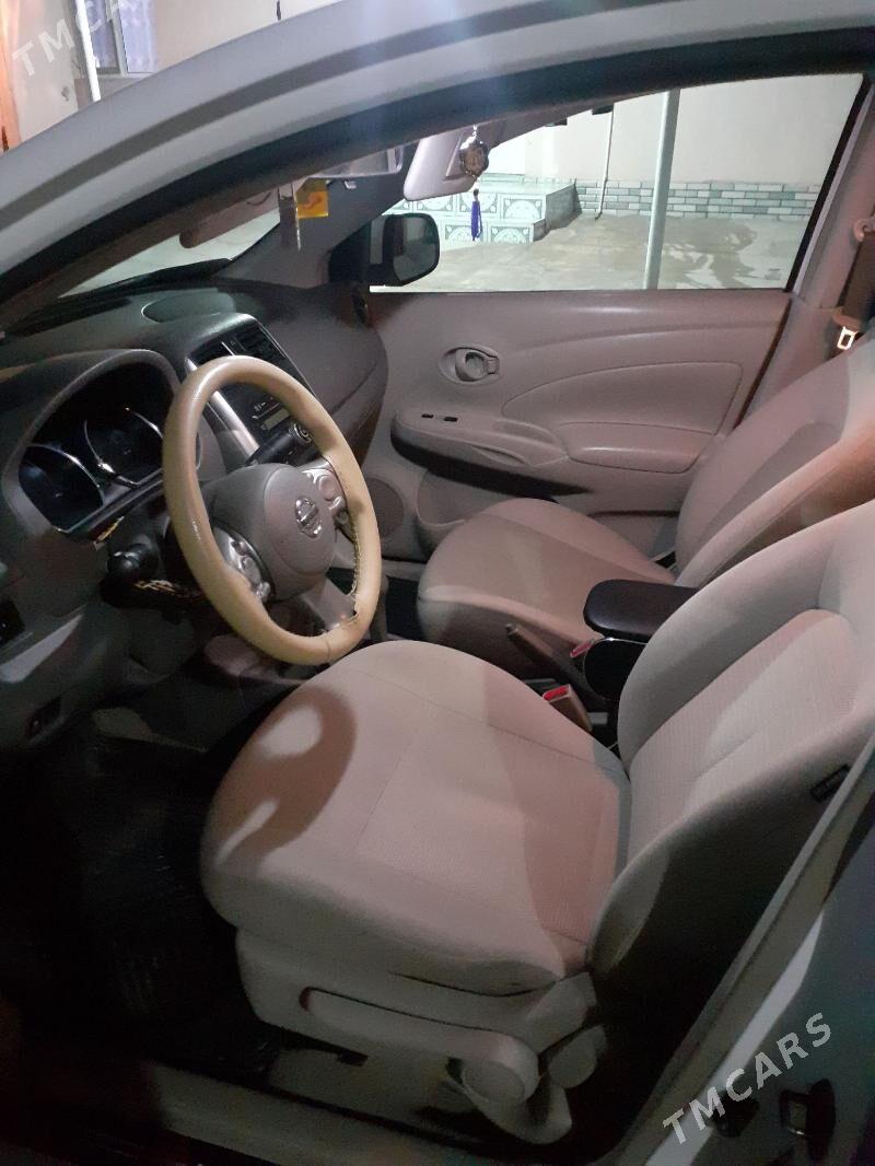 Nissan Versa 2011 - 110 000 TMT - Мары - img 5