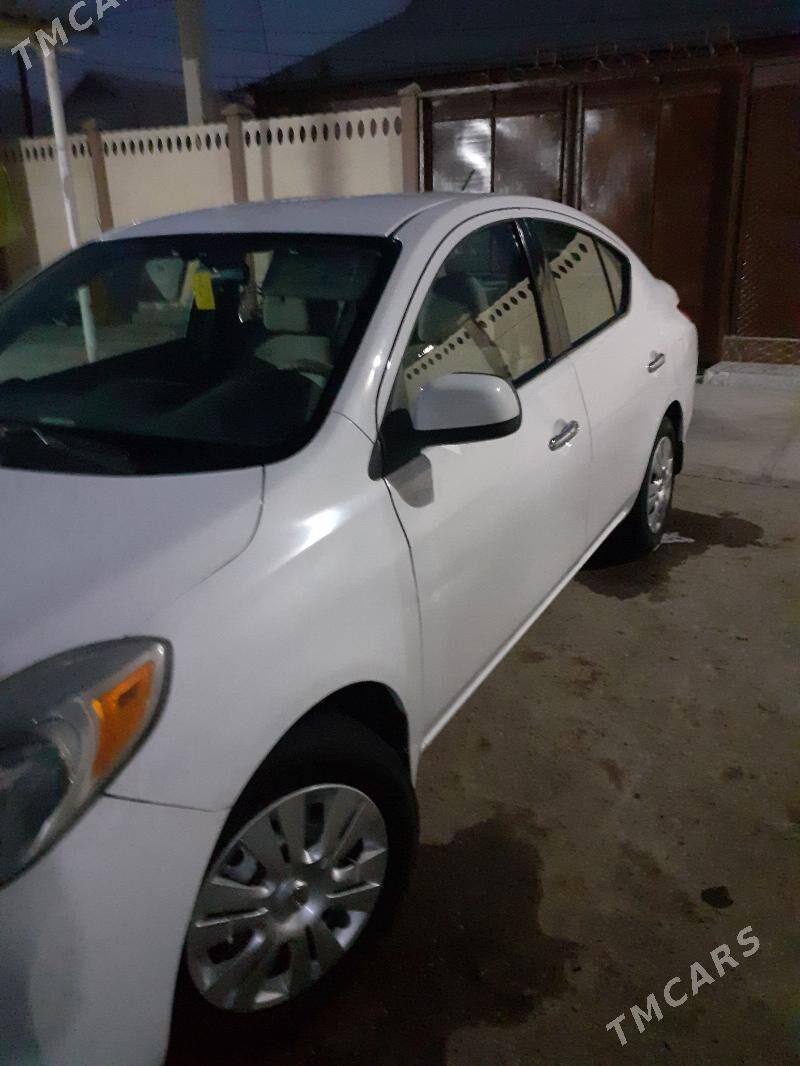 Nissan Versa 2011 - 110 000 TMT - Мары - img 1