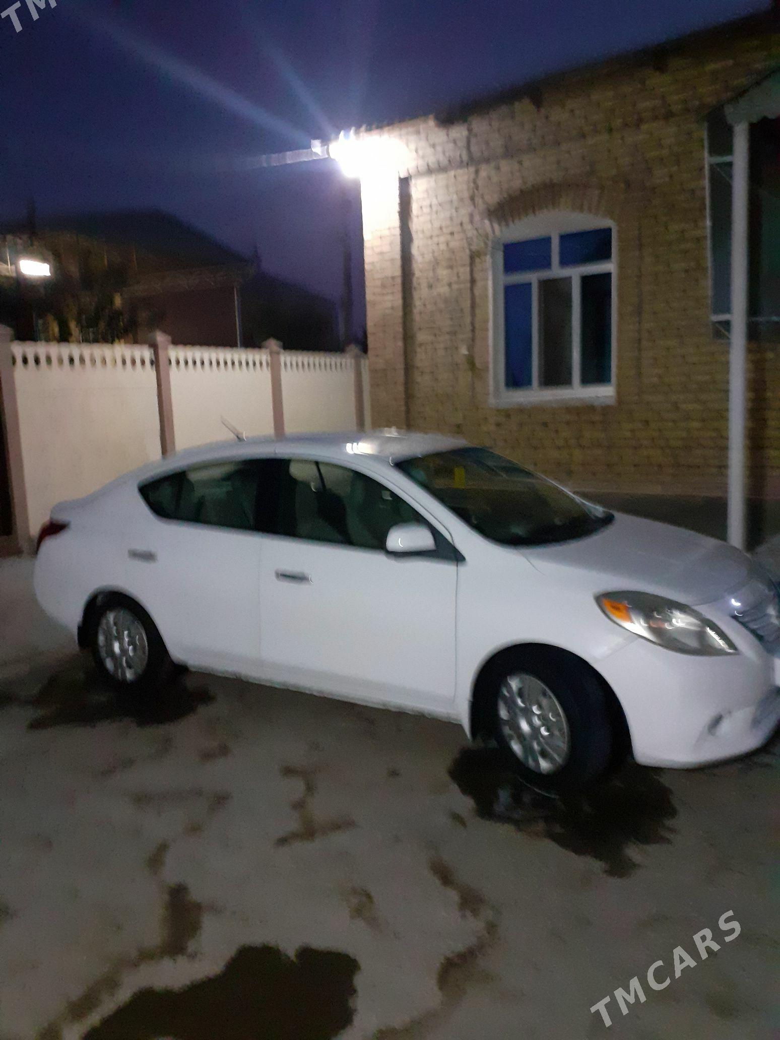Nissan Versa 2011 - 110 000 TMT - Мары - img 6