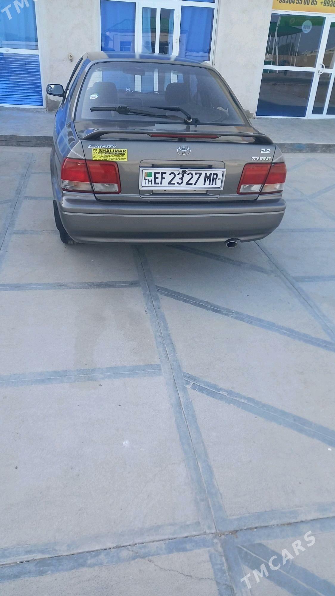 Toyota Camry 1995 - 70 000 TMT - Sakarçäge - img 1