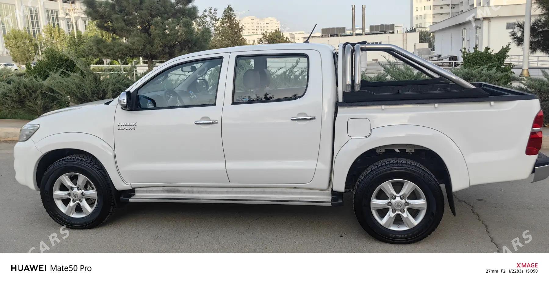 Toyota Hilux 2015 - 410 000 TMT - Aşgabat - img 7