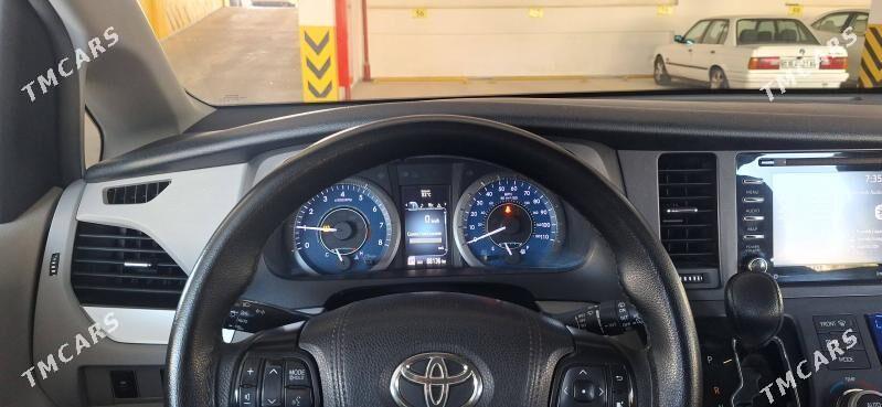 Toyota Sienna 2018 - 400 000 TMT - Район ст. Аэропорта, ул. Гагарина - img 7