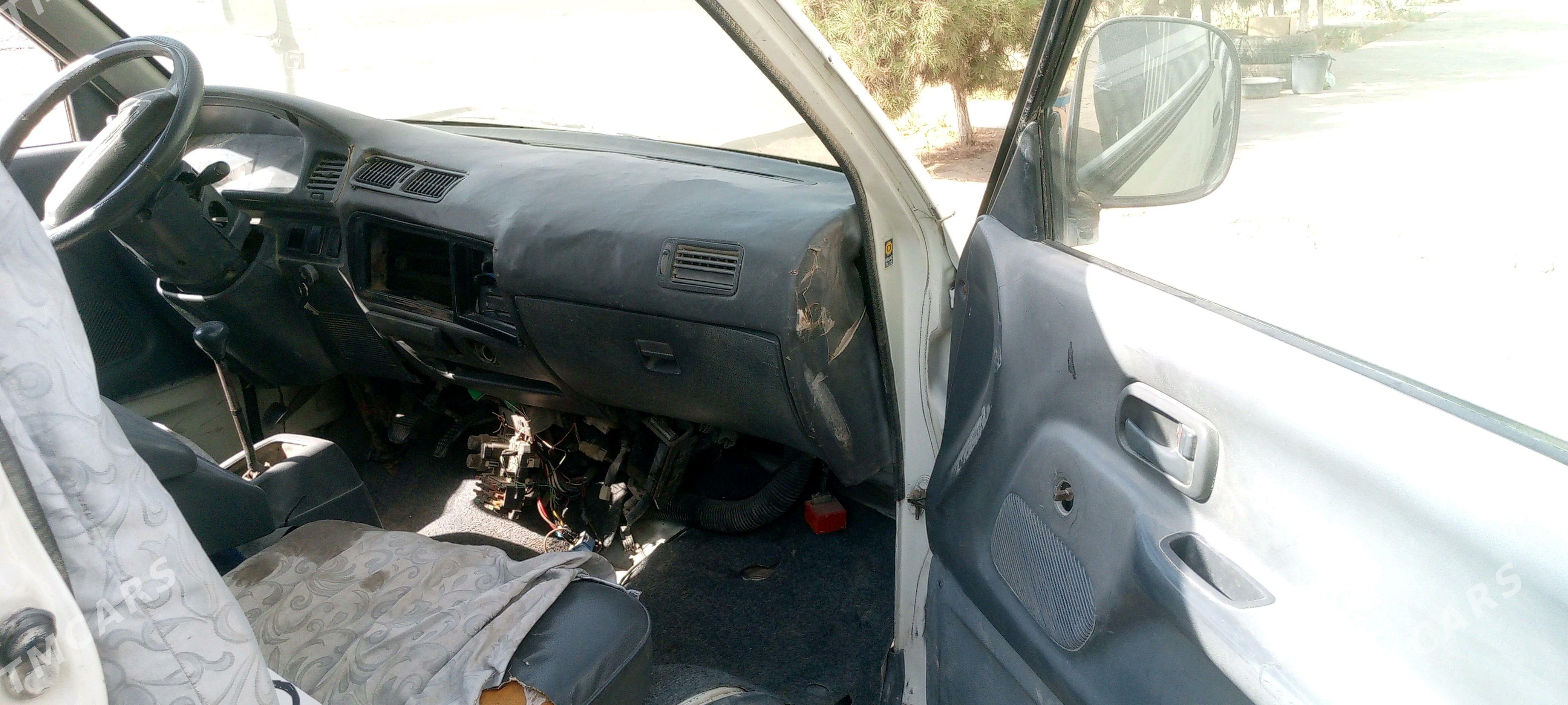 Toyota Hiace 1993 - 25 000 TMT - Сакарчага - img 3