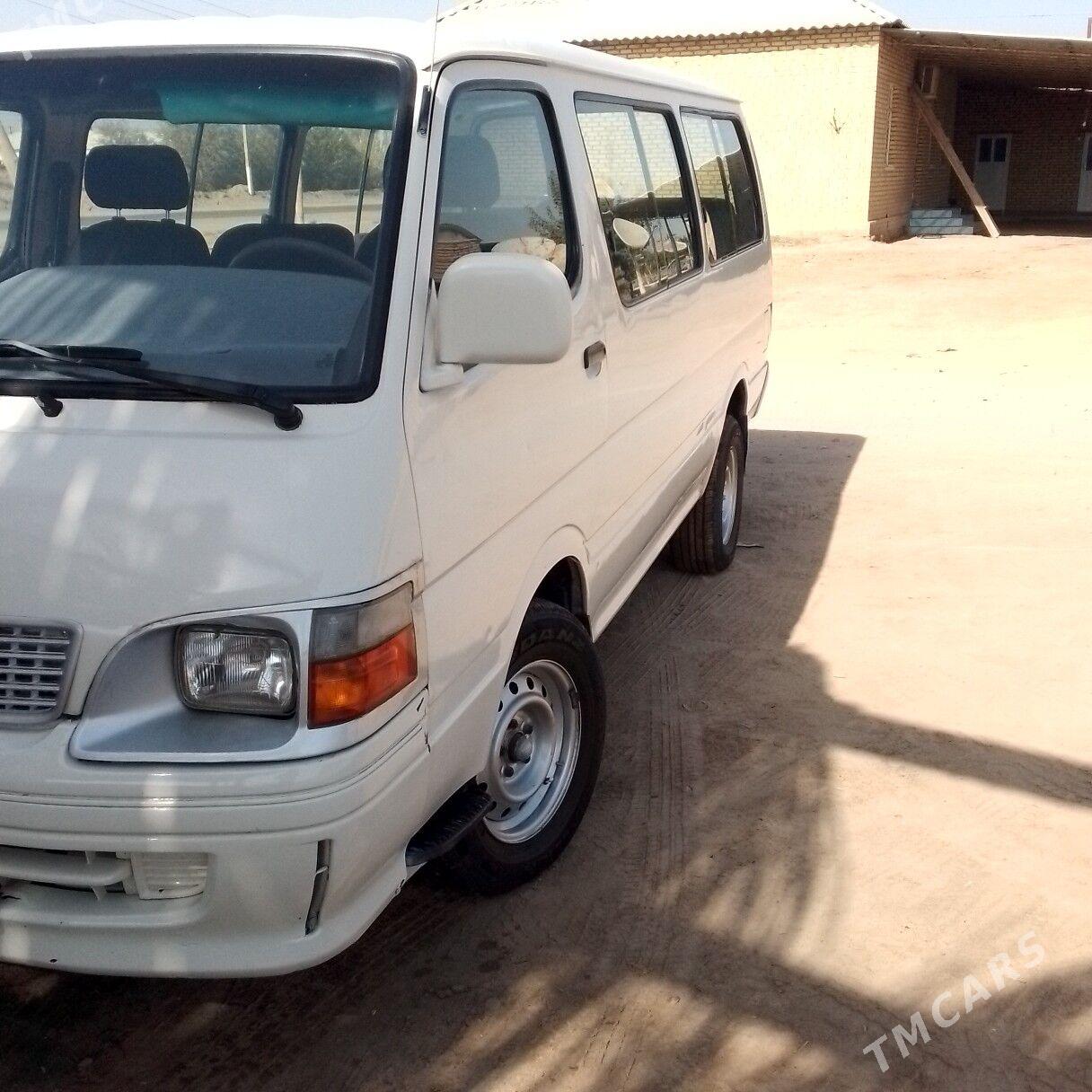 Toyota Hiace 2004 - 140 000 TMT - Туркменгала - img 3