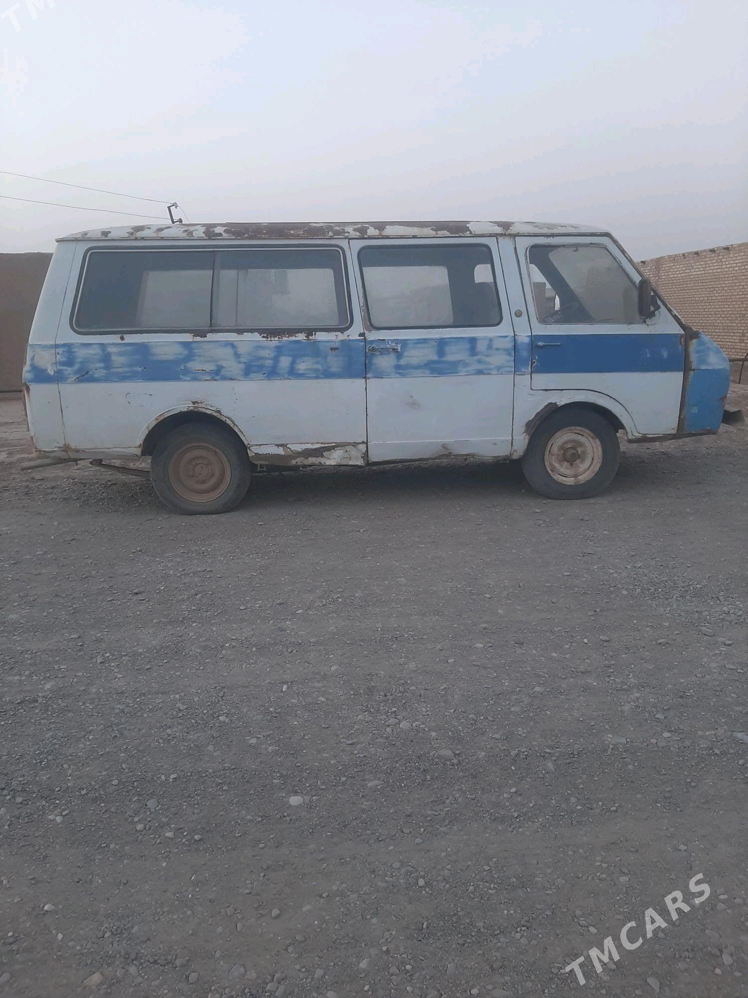 RAF 22038 1993 - 15 000 TMT - Sarahs - img 2