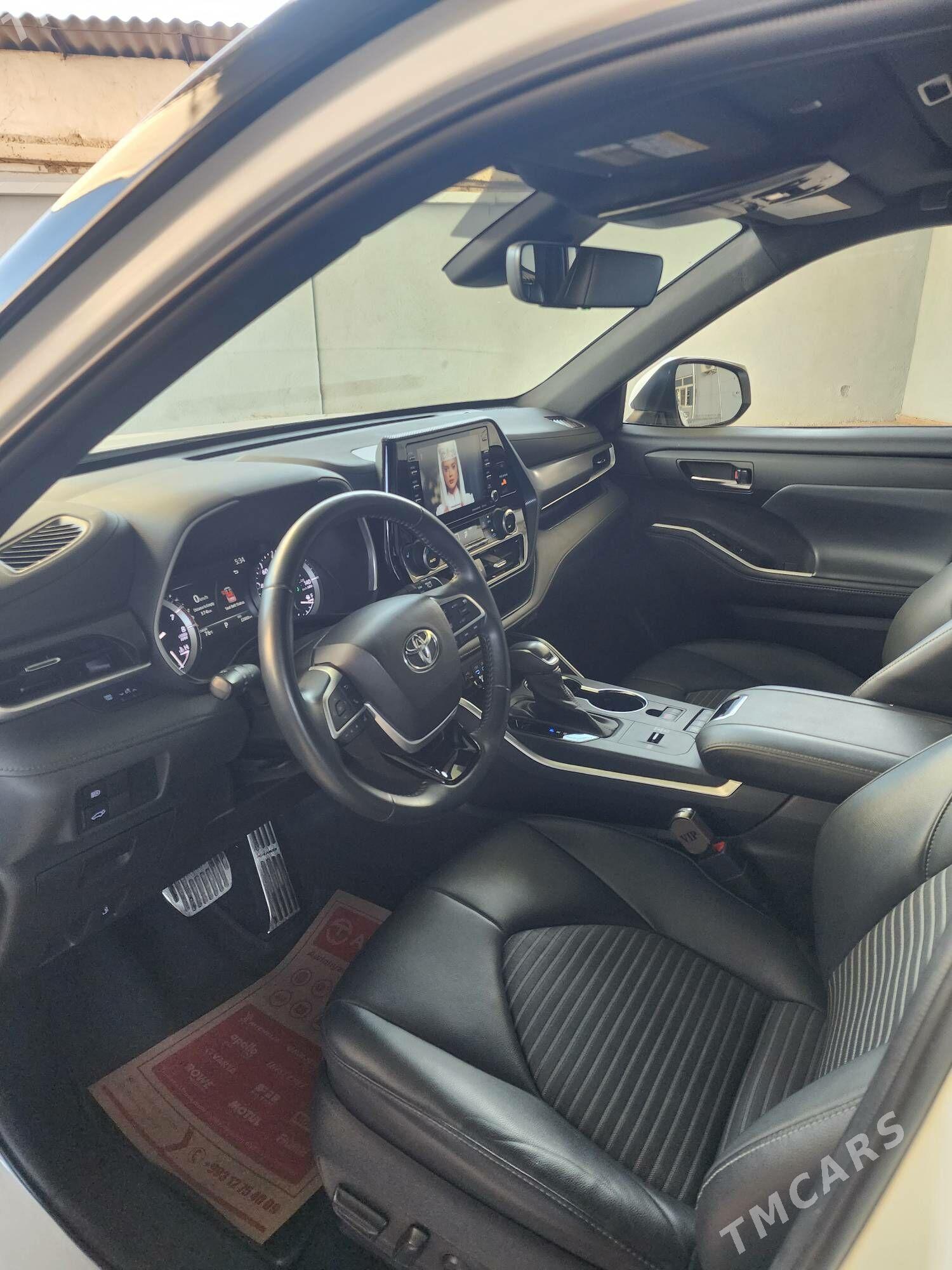 Toyota Highlander 2022 - 540 000 TMT - Теджен - img 8