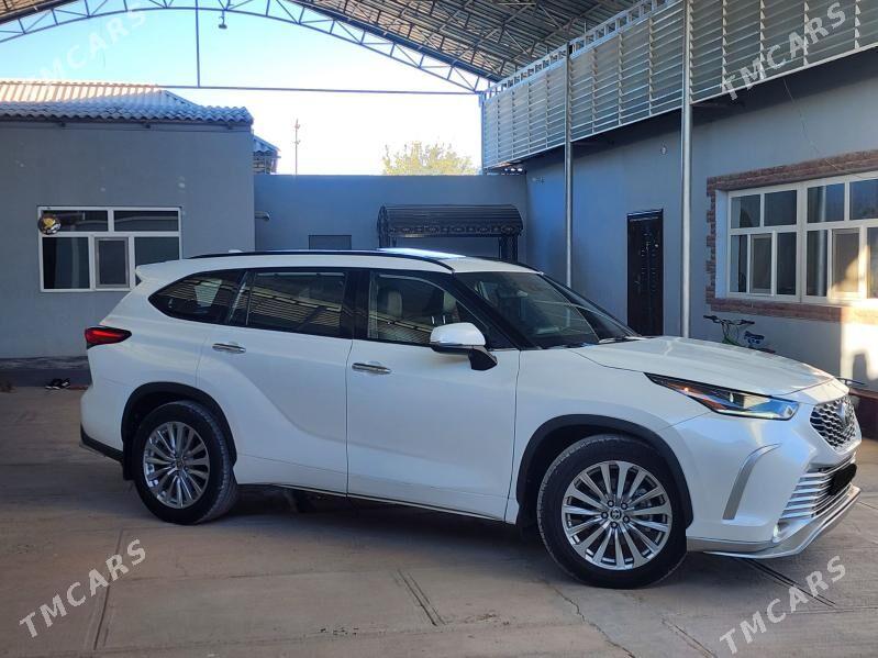 Toyota Highlander 2022 - 540 000 TMT - Теджен - img 9