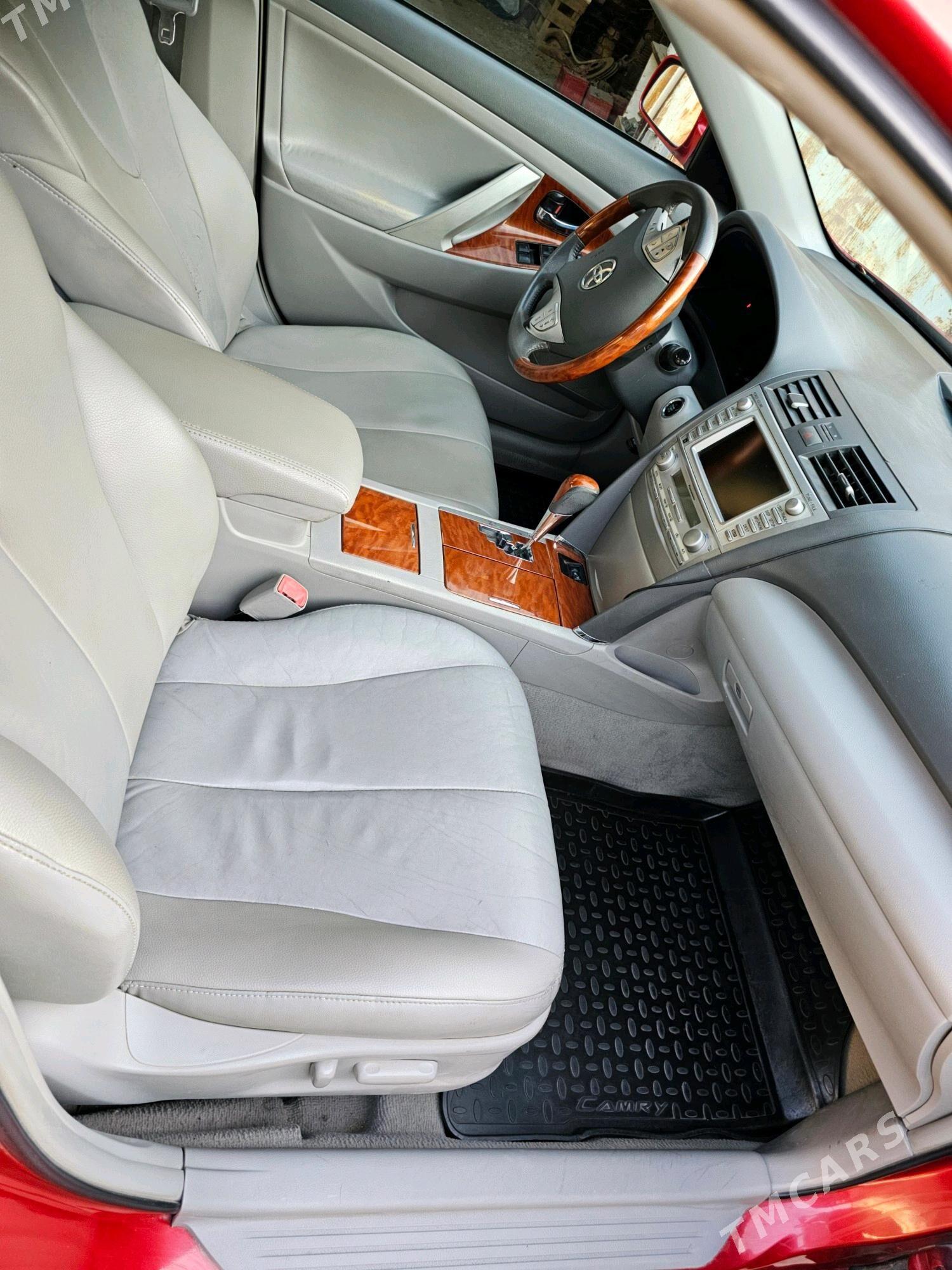 Toyota Camry 2011 - 260 000 TMT - Байрамали - img 8