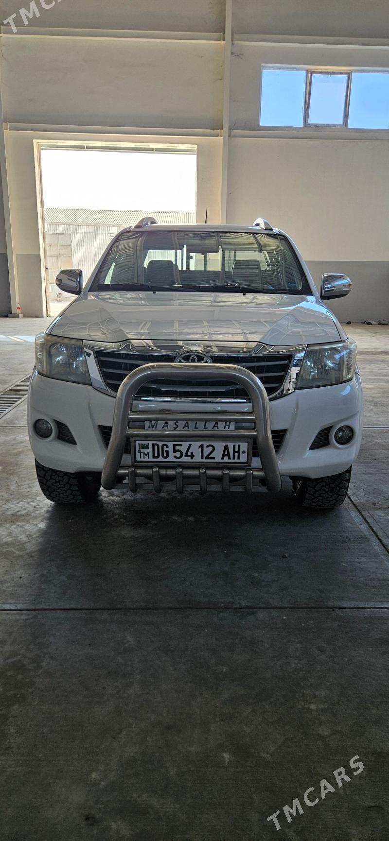 Toyota Hilux 2014 - 390 000 TMT - Aşgabat - img 4