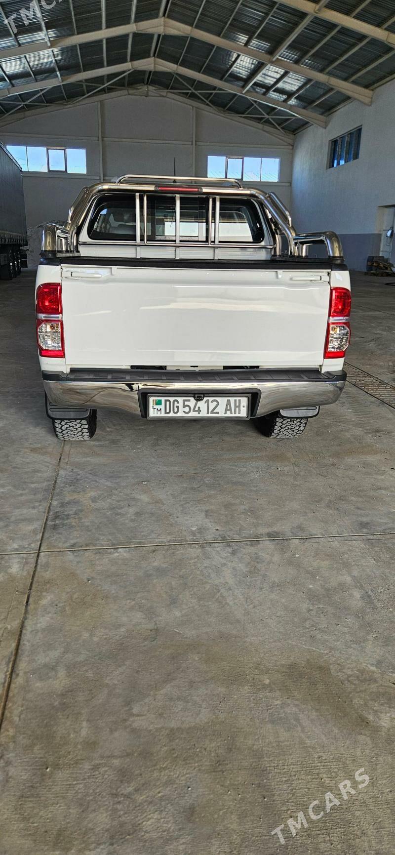 Toyota Hilux 2014 - 390 000 TMT - Aşgabat - img 3
