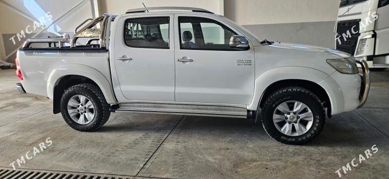 Toyota Hilux 2014 - 390 000 TMT - Aşgabat - img 1
