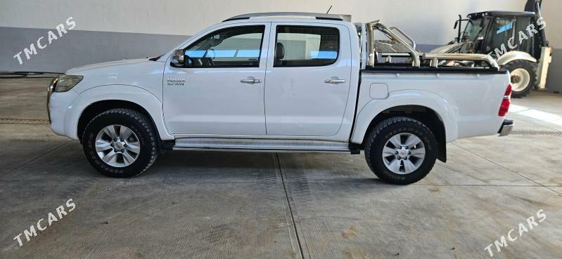Toyota Hilux 2014 - 390 000 TMT - Aşgabat - img 2
