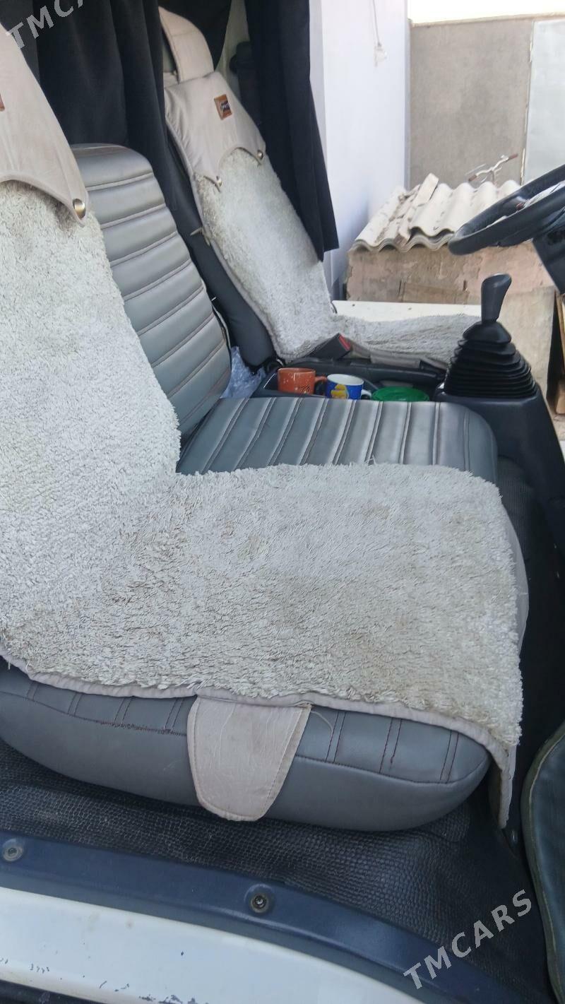 Mitsubishi Canter 2002 - 270 000 TMT - Tejen - img 7