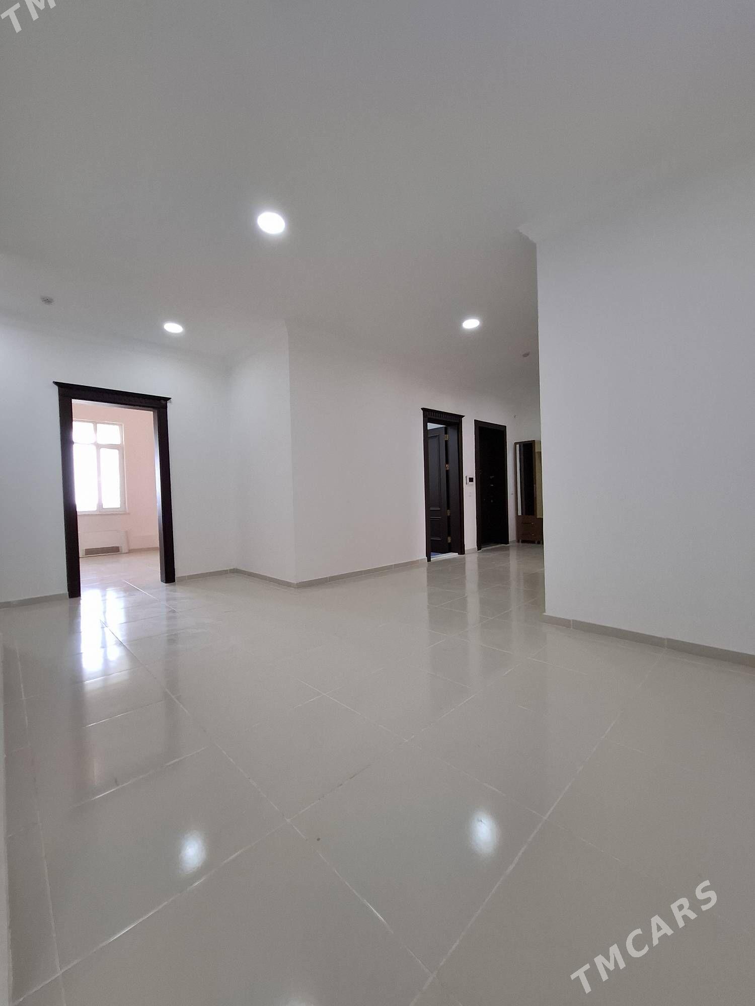Чехова Элитка 4ком 200м² - Aşgabat - img 9