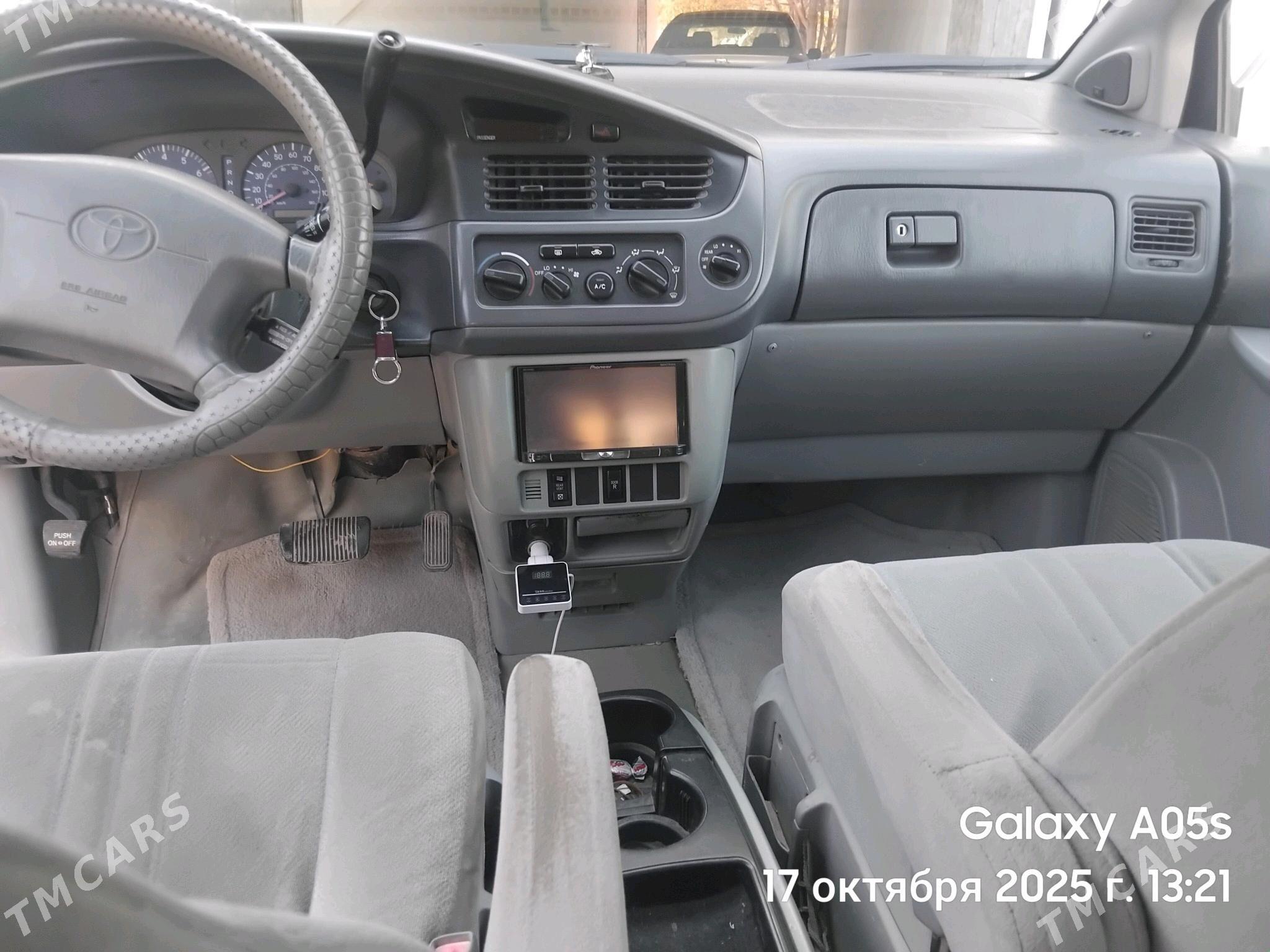 Toyota Sienna 2002 - 135 000 TMT - Гороглы (Тагта) - img 5