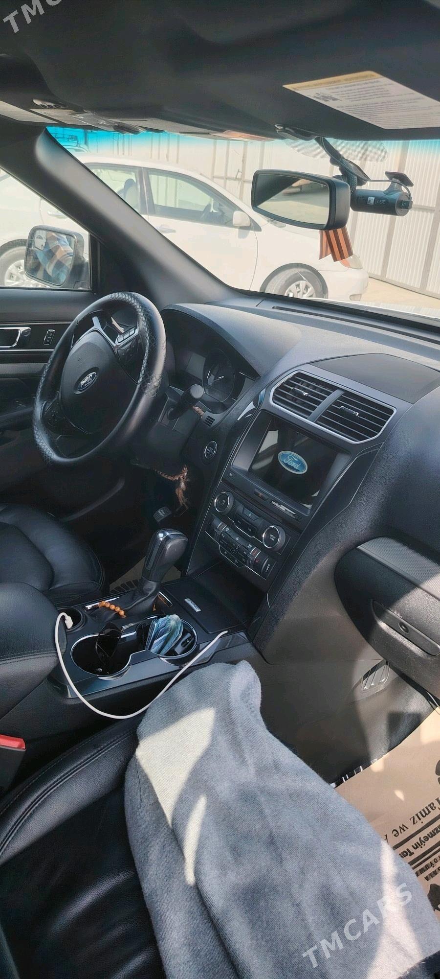 Ford Explorer 2018 - 385 000 TMT - Бузмеин - img 5