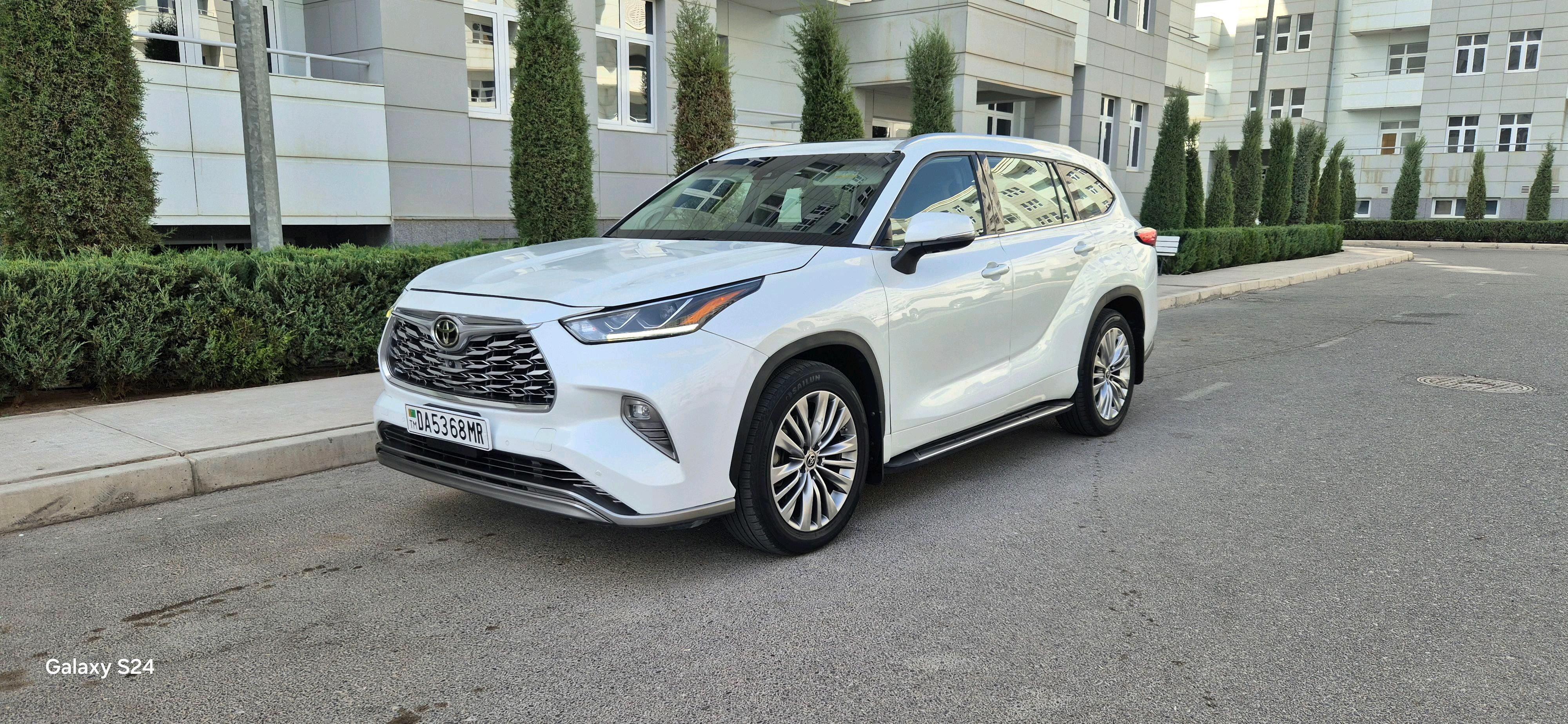 Toyota Highlander 2022 - 700 000 TMT - Мары - img 1