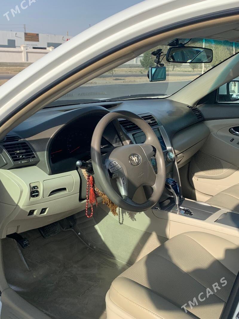 Toyota Camry 2010 - 220 000 TMT - Мары - img 8