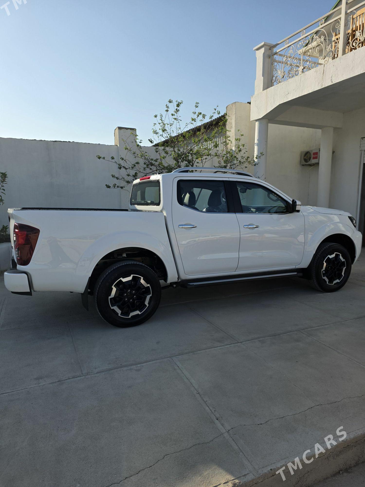 Nissan Navara 2025 - 500 000 TMT - Балканабат - img 1