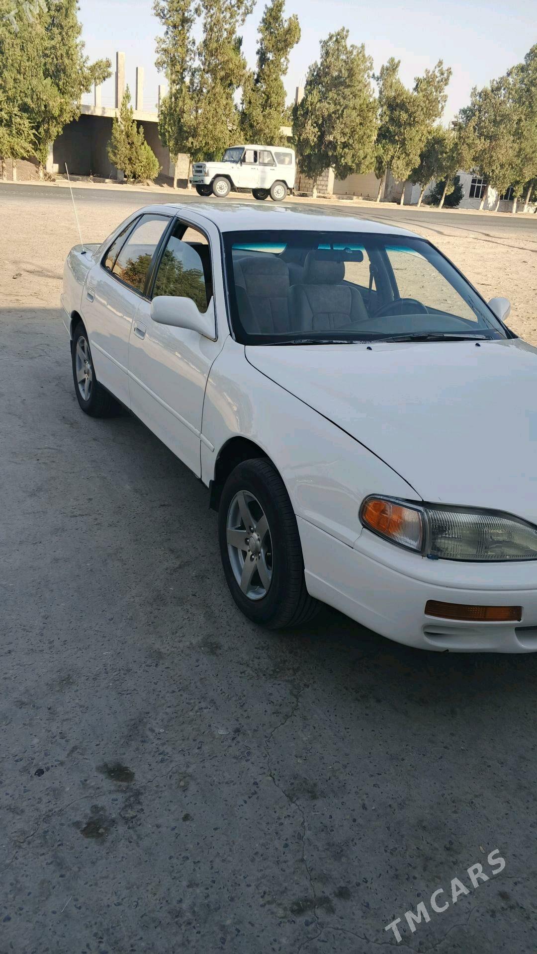 Toyota Camry 1995 - 80 000 TMT - Saýat - img 3