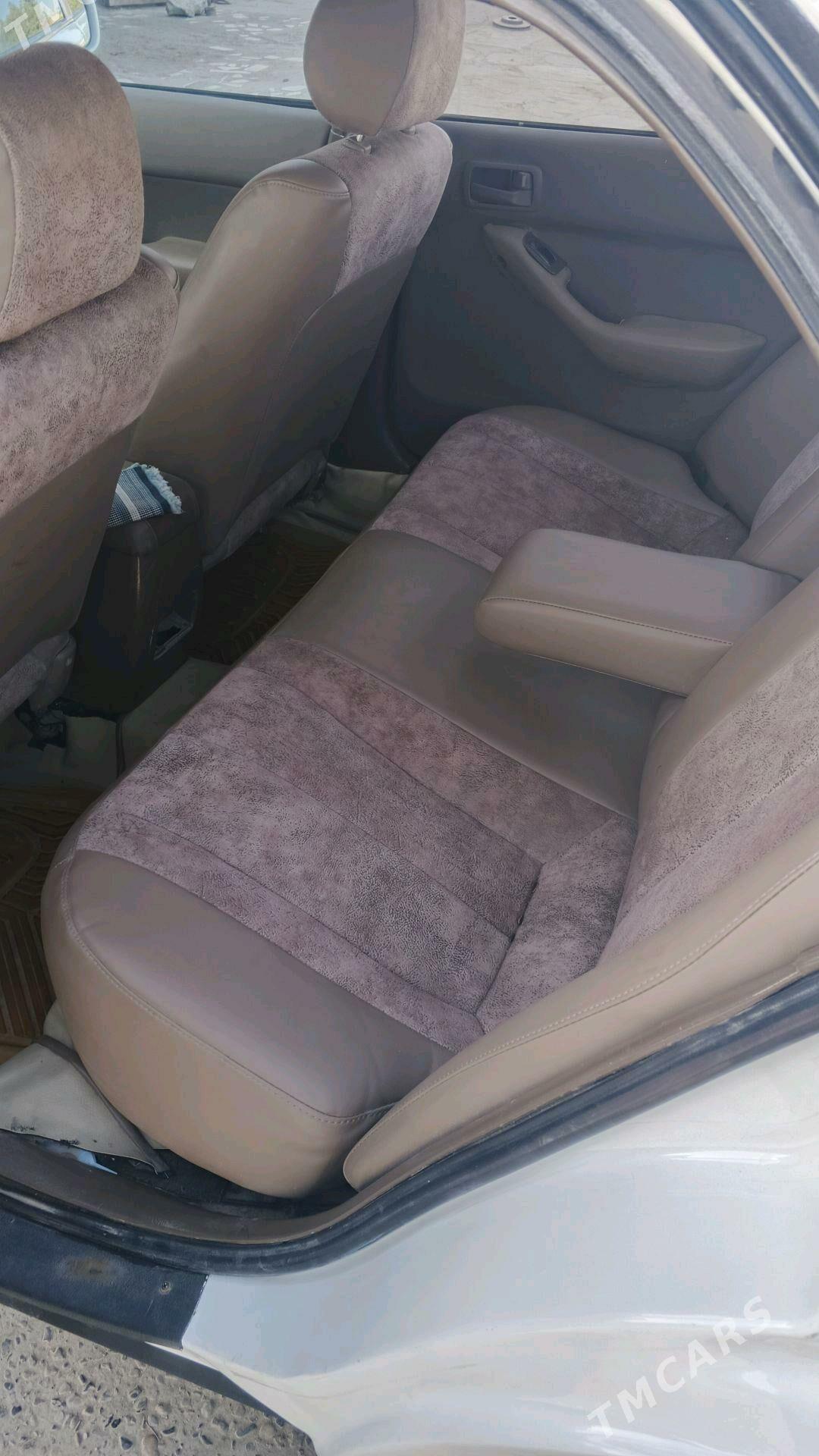 Toyota Camry 1995 - 80 000 TMT - Saýat - img 6