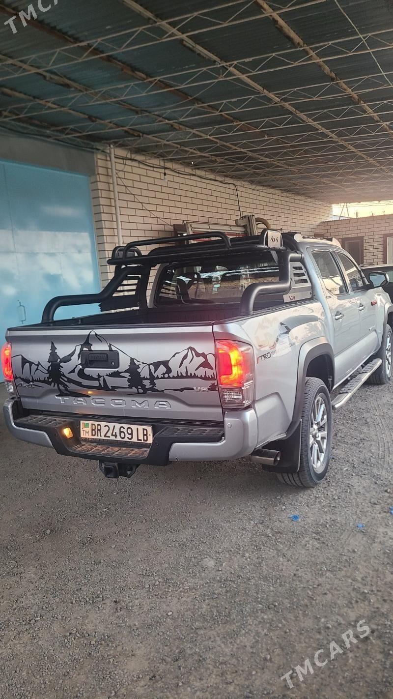 Toyota Tacoma 2017 - 500 000 TMT - Туркменабат - img 6