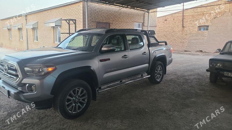 Toyota Tacoma 2017 - 500 000 TMT - Туркменабат - img 2