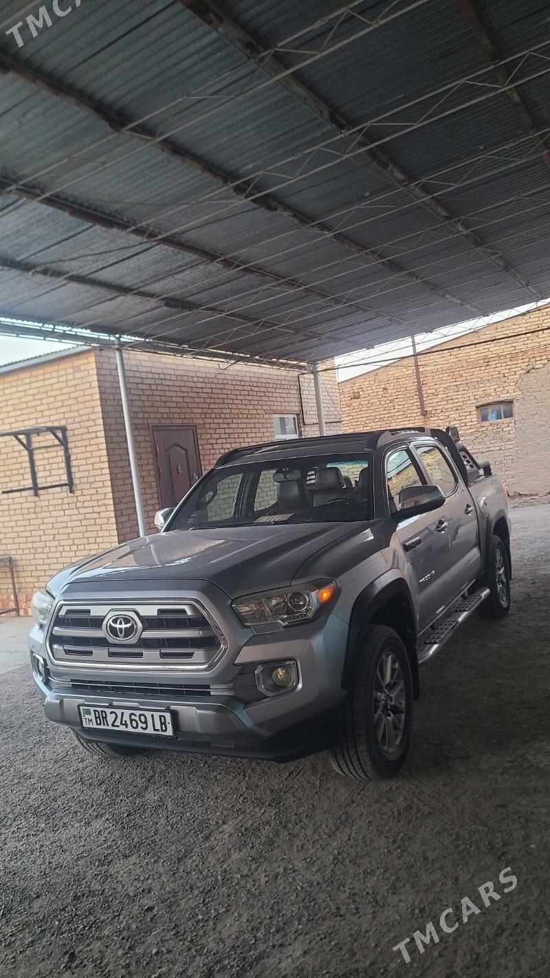 Toyota Tacoma 2017 - 500 000 TMT - Туркменабат - img 5