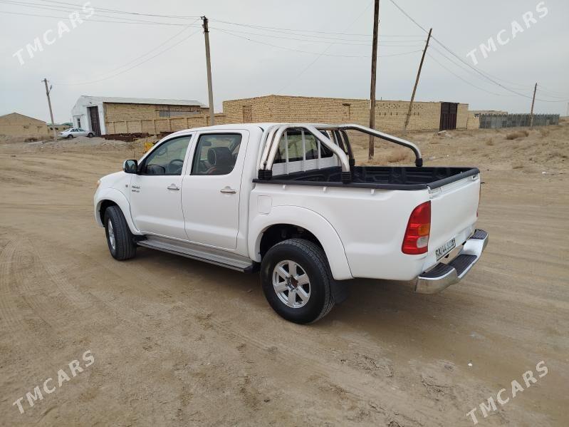 Toyota Hilux 2007 - 270 000 TMT - Сейди - img 2