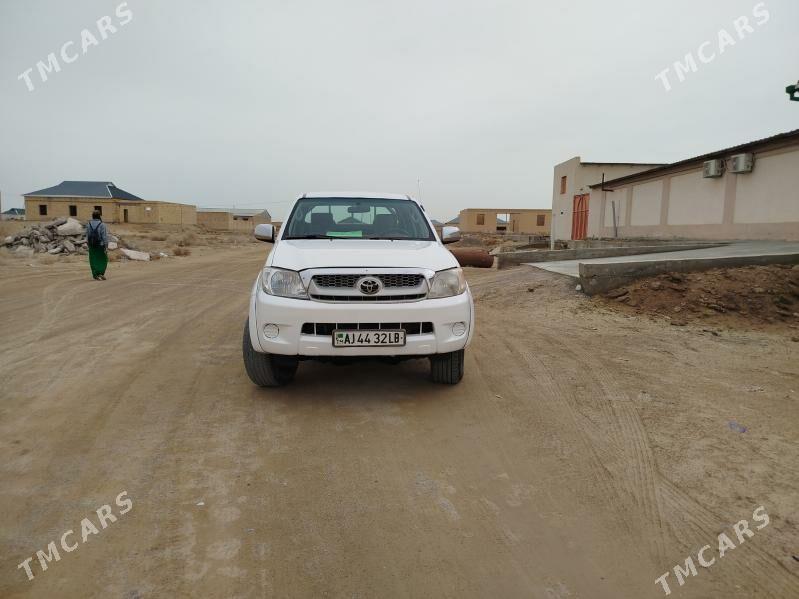 Toyota Hilux 2007 - 270 000 TMT - Сейди - img 3