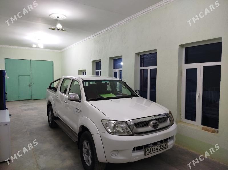 Toyota Hilux 2007 - 270 000 TMT - Сейди - img 5