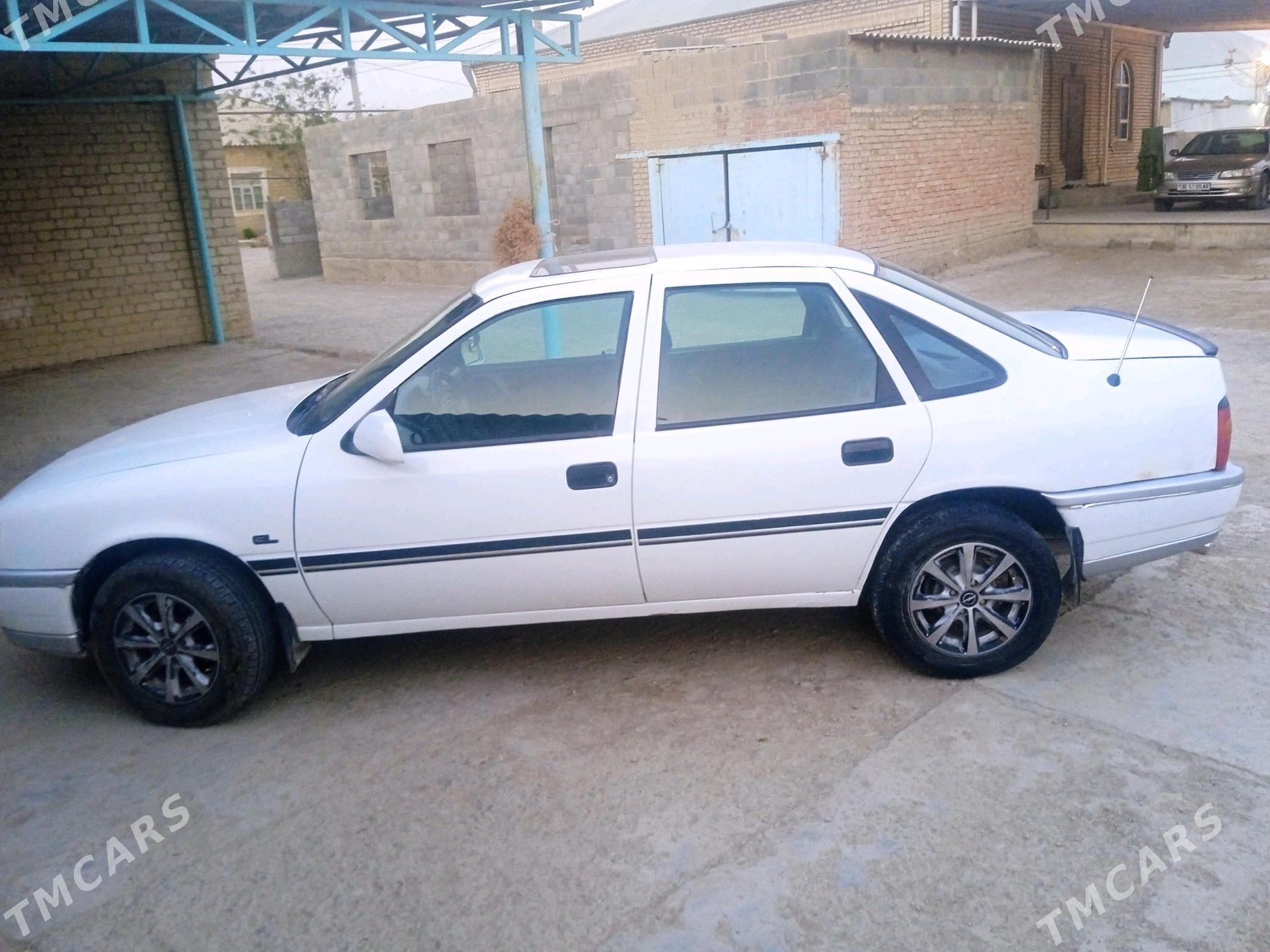 Opel Vectra 1991 - 30 000 TMT - Бахарден - img 5