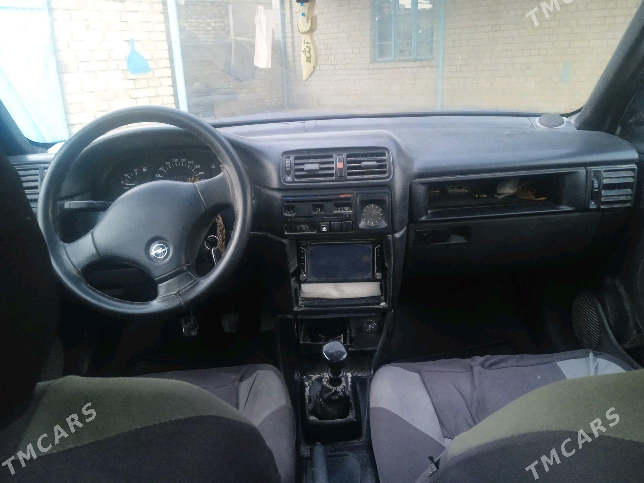 Opel Vectra 1991 - 30 000 TMT - Бахарден - img 4