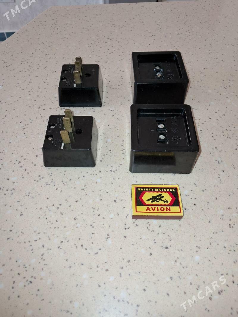 Rozetka wilkasy bilen - Podwoýski köç. (Bitarap Türkmenistan şaýoly) - img 3