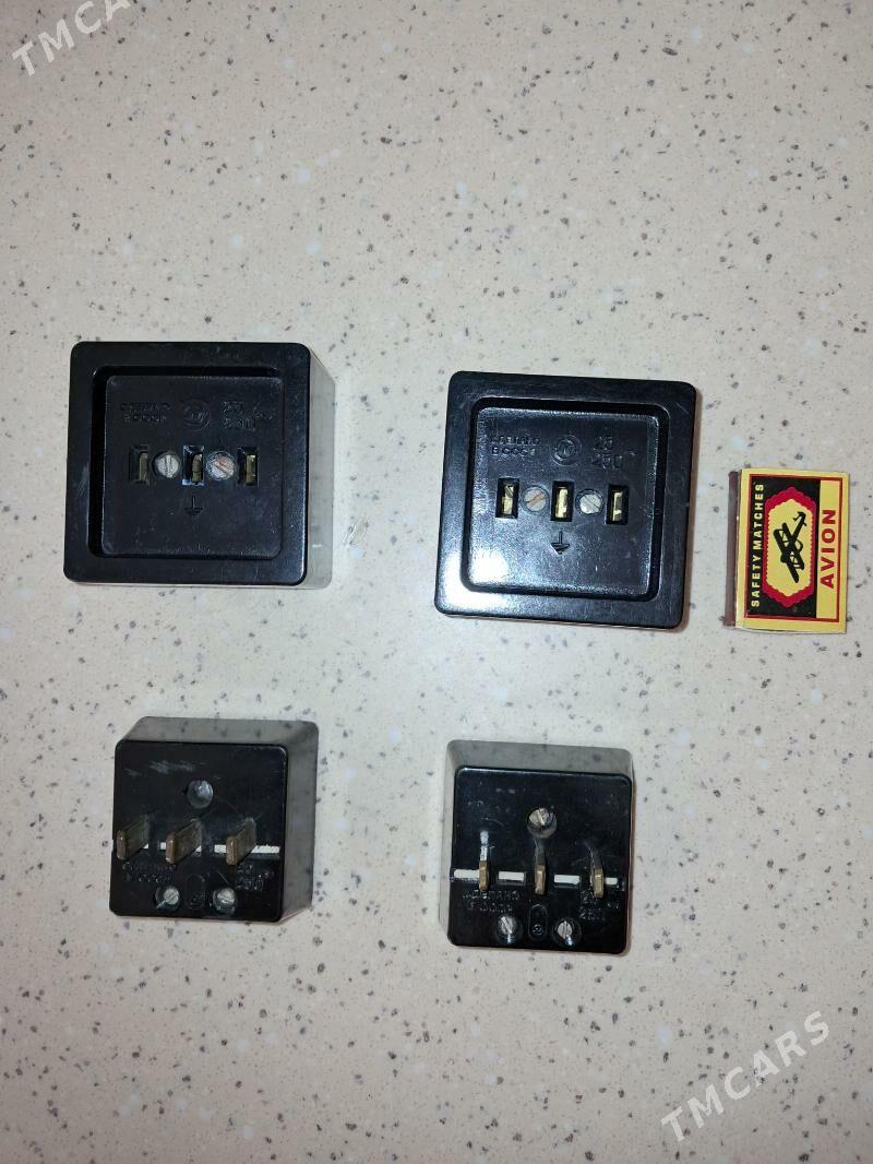 Rozetka wilkasy bilen - Podwoýski köç. (Bitarap Türkmenistan şaýoly) - img 4