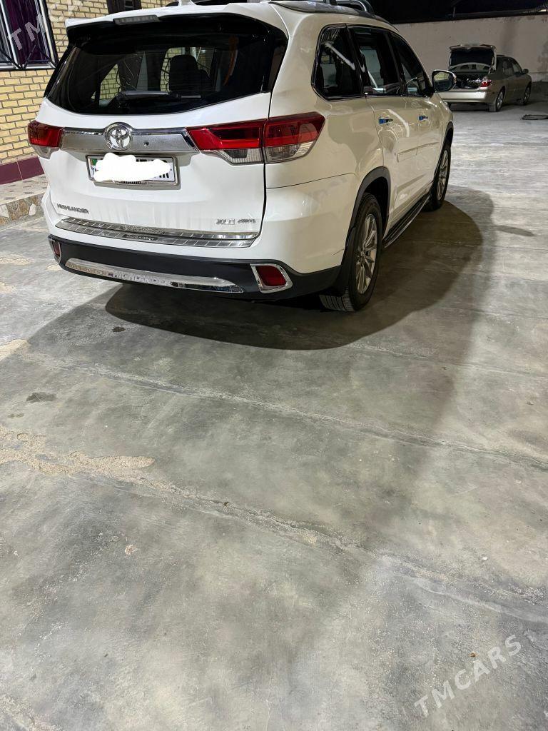 Toyota Highlander 2017 - 450 000 TMT - Мары - img 2