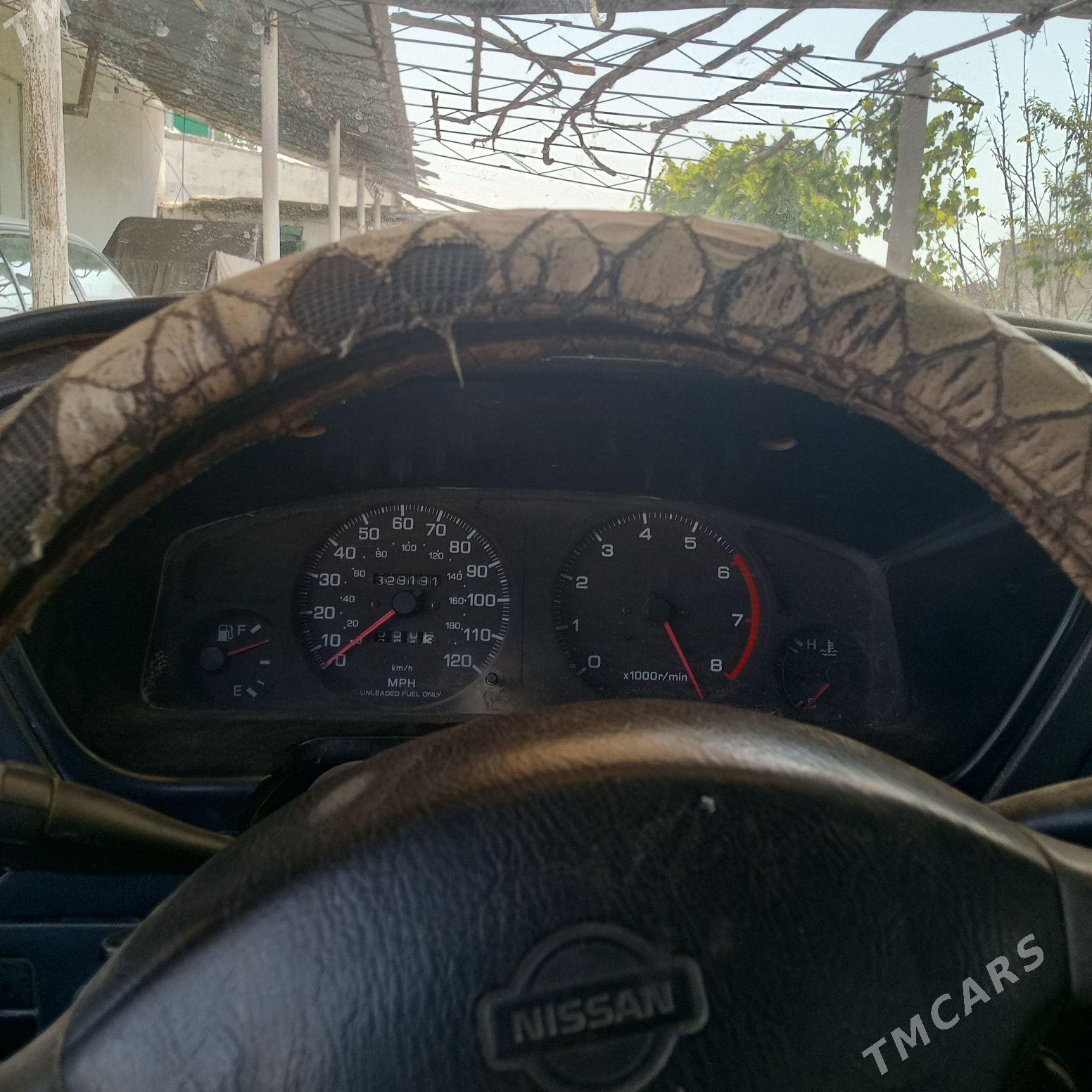 Nissan Pathfinder 1996 - 50 000 TMT - Hojambaz - img 1