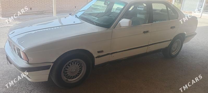 BMW 520 1990 - 43 000 TMT - Мары - img 1