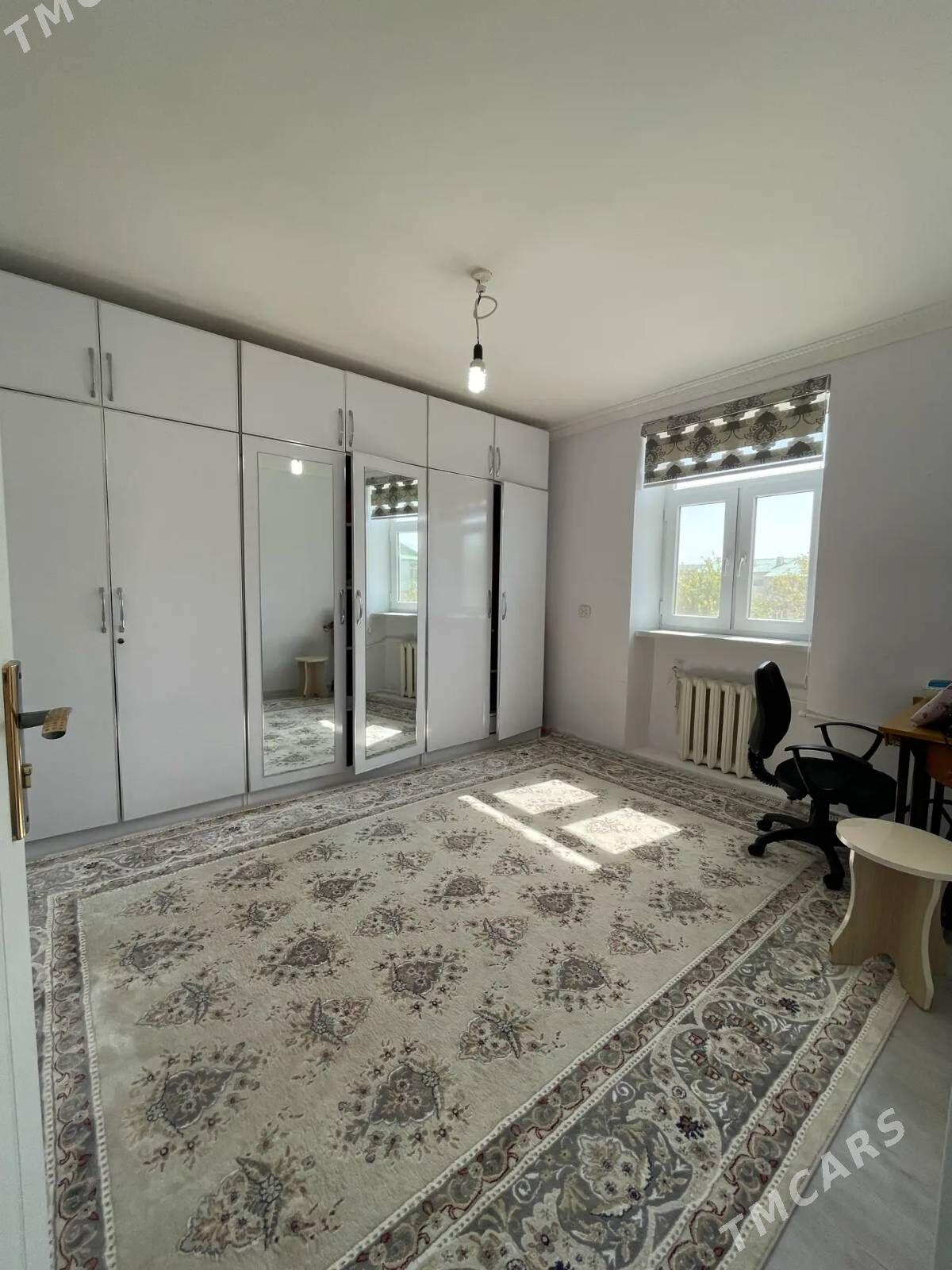 2мкр, 3ком, 65м², 3/3этаж - Ашхабад - img 1