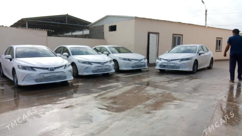 Toyota Camry 2021 - 220 000 TMT - Бузмеин - img 2