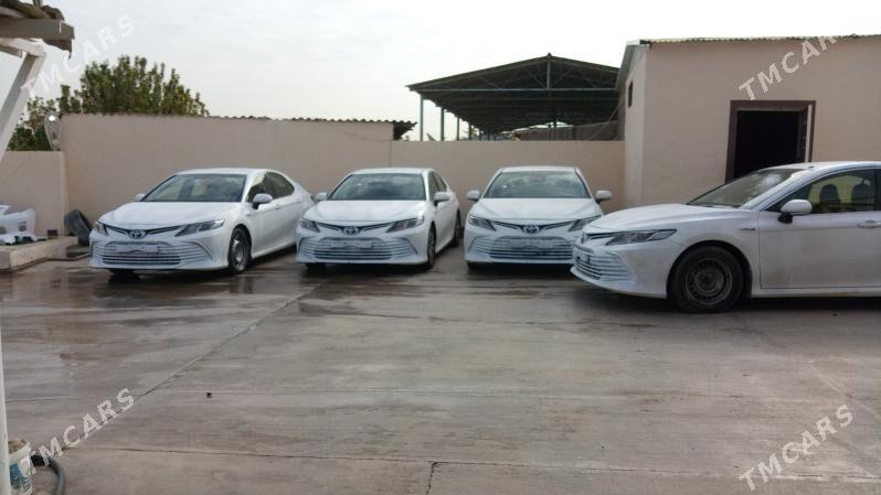 Toyota Camry 2021 - 220 000 TMT - Бузмеин - img 1