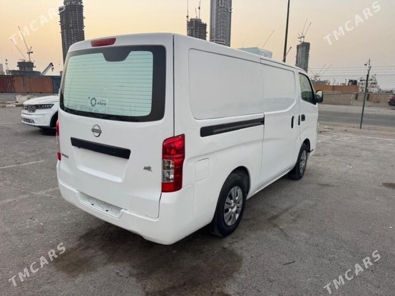 Nissan Urvan 2023 - 340 000 TMT - Мары - img 3