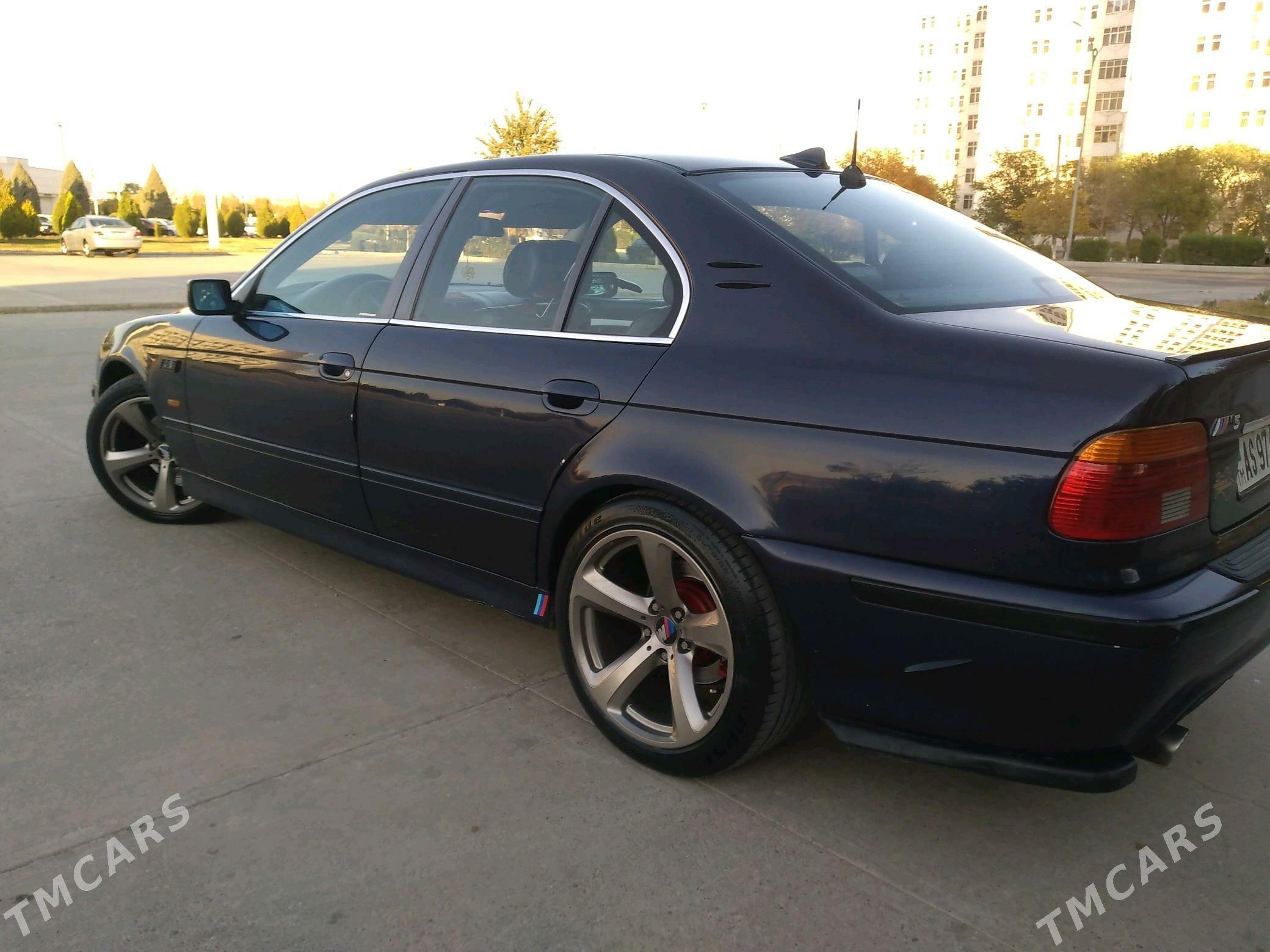 BMW E39 2002 - 135 000 TMT - Дашогуз - img 2