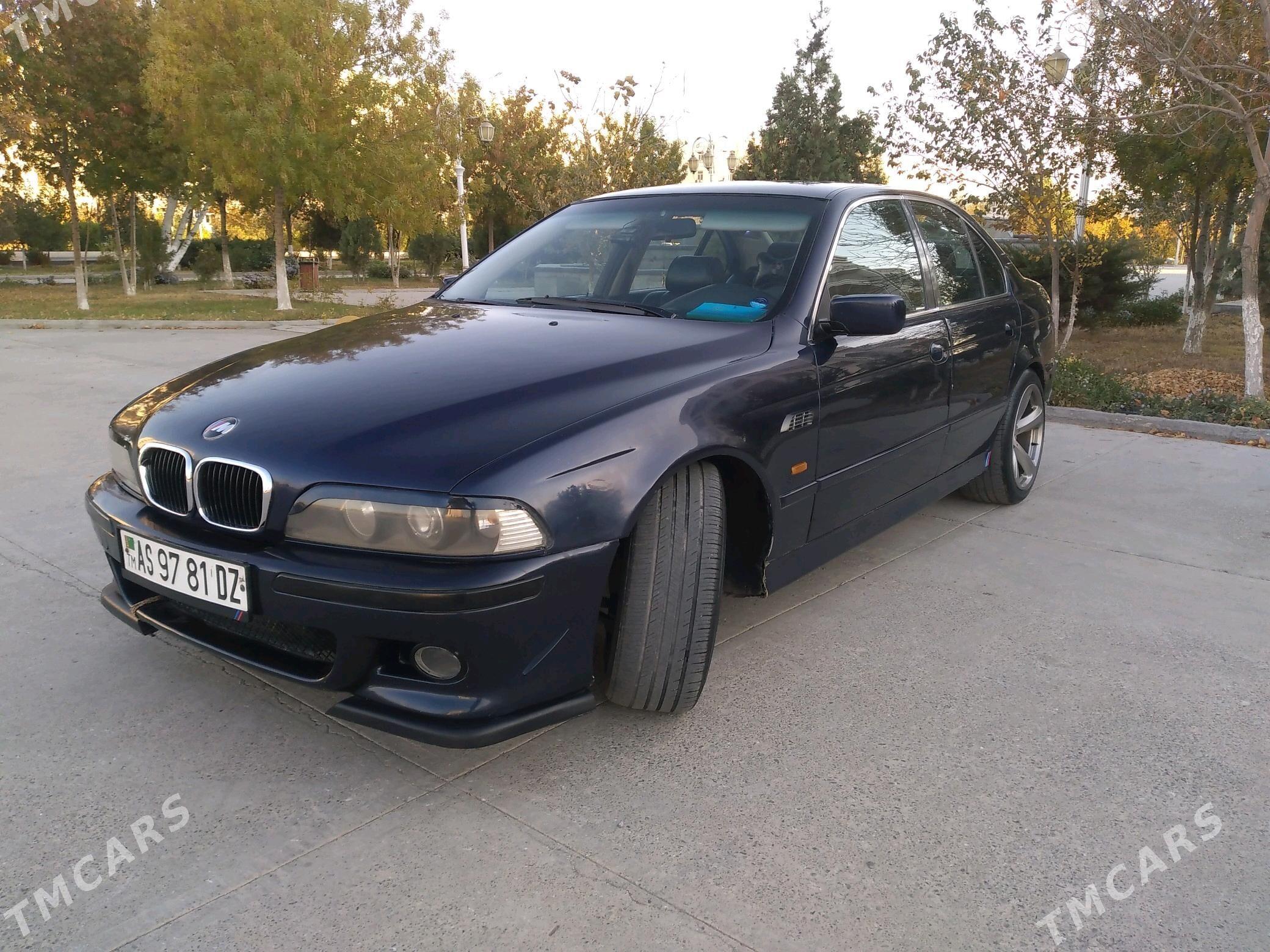 BMW E39 2002 - 135 000 TMT - Дашогуз - img 3