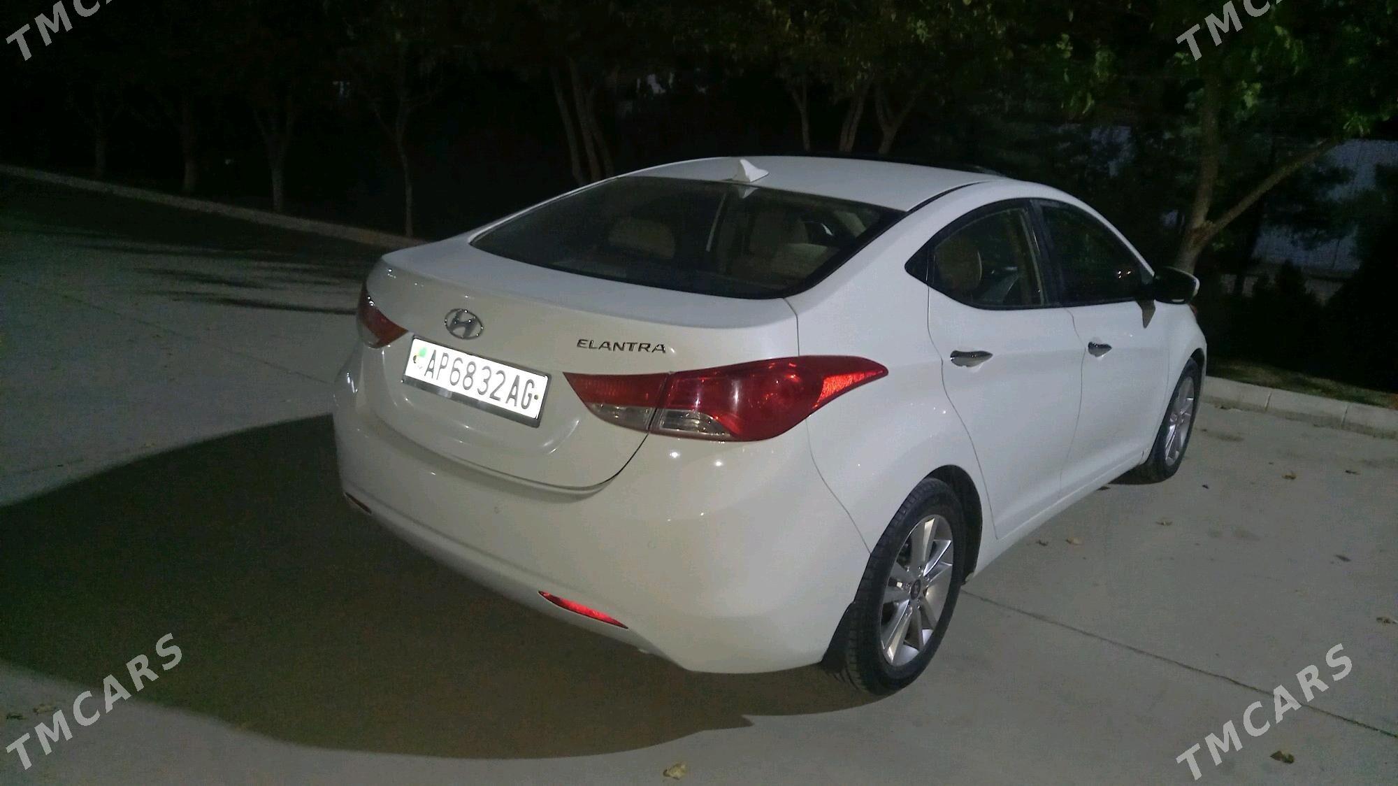 Hyundai Elantra 2013 - 168 000 TMT - Podwoýski köç. (Bitarap Türkmenistan şaýoly) - img 4