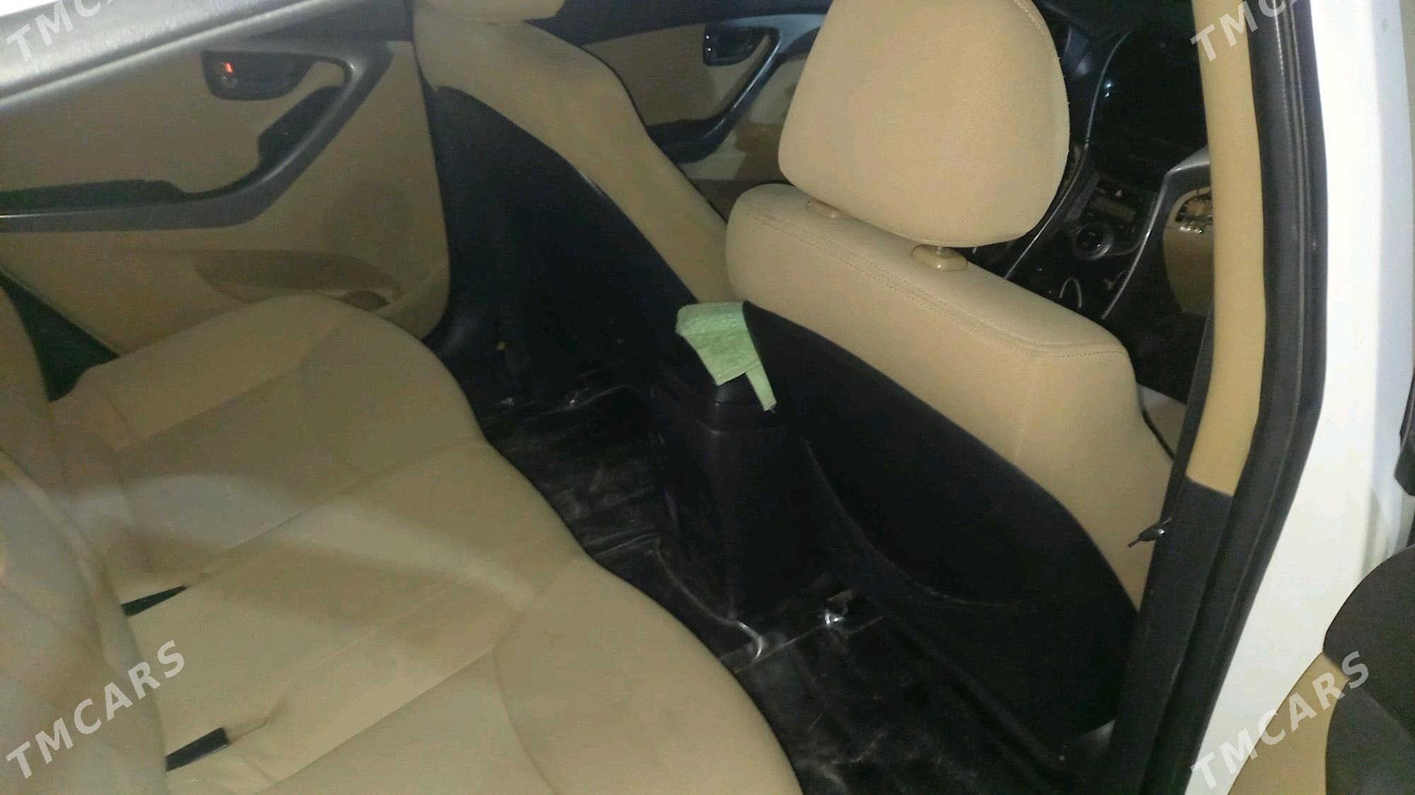 Hyundai Elantra 2013 - 168 000 TMT - Podwoýski köç. (Bitarap Türkmenistan şaýoly) - img 3